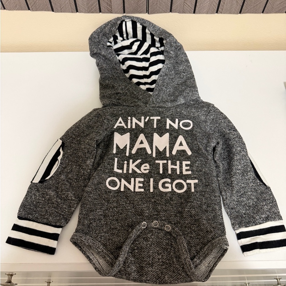 Gray Baby Outfit with Stripes - Picture 2 of 3